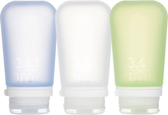Drie transparante reisflesjes van 100 ml in pastelblauw, wit en lichtgroen, met maataanduiding.