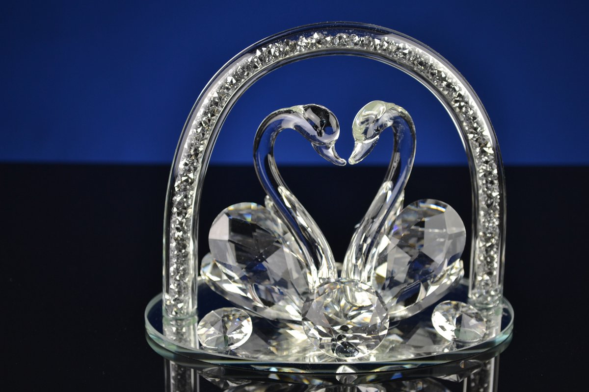 Luxe Kristallen Zwanen met Boog – Romantisch en Elegant Design
