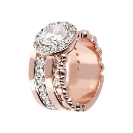 Bague Bronzallure couleur rosé avec une monture ovale sertie de zirconiums et une bande ornée de zirconiums et de perles.