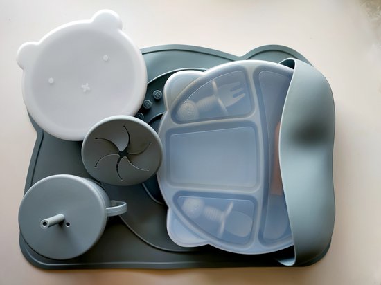 My favourites by far®-8 / 13 delig Siliconen Kinderservies set-Dusty Blue-Duurzaam-BPA Vrij-5 GRATIS accessoires-Placemat-Bord+Kom met Zuignap en deksel-Drinkbeker met rietje en Snack deksel -Baby Bestek-Slabbetjes-Kraamcadeau-cadeauverpakking van Merkloos — afbeelding 2