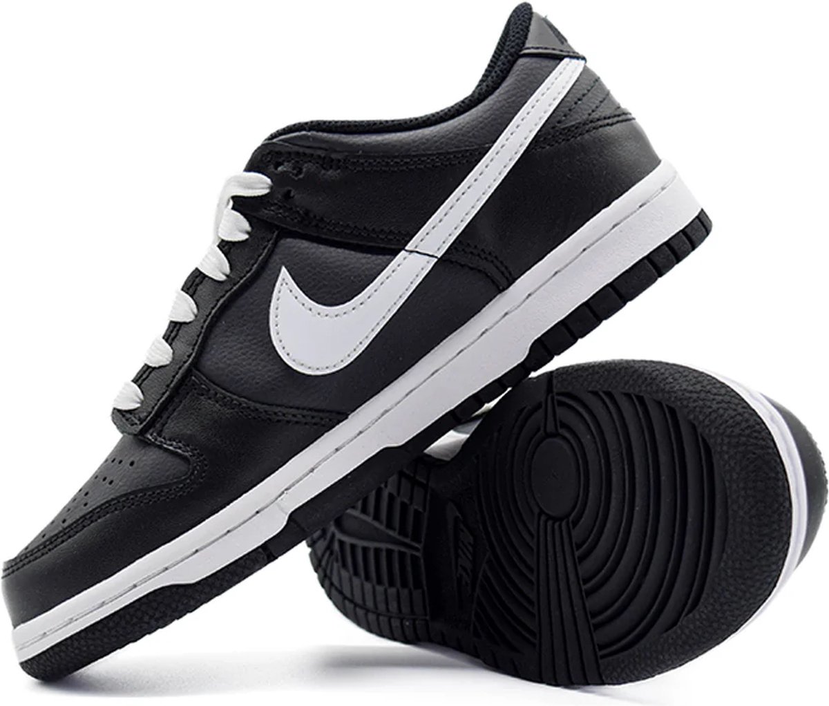 dunk low black white 38