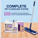 Bona Pet System vloerreinigingsset met een 2.5L fles, 1L spuitfles en een paarse dweil. Tekst: "Complete Pet Floorcare System".