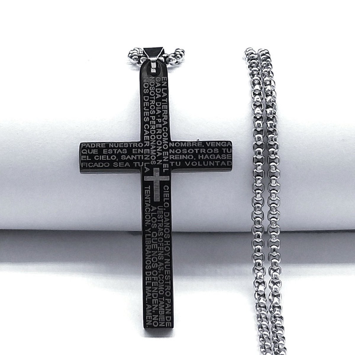 Donley - Ketting - cross- kruis - jesus - cubaans - don - Zilver - silver - small - thy kingdom come - zwarte ketting - mannen ketting zilver - Zilveren ketting heren - Zilver kruis ketting - Jesus ketting zilver