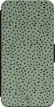 Casimoda® bookcase - Geschikt voor iPhone 15 - Hoesje met pasjeshouder - Green Confetti - Groen - Kunstleer