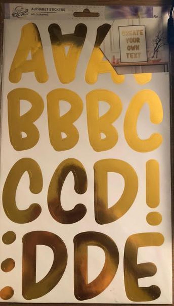 Stickers Alfabet goud letter is ongeveer 8 cm hoog en