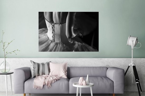 Danseuse de ballet dans un poster tutu papier 180x120 cm - Tirage photo sur Poster (décoration murale salon / chambre) XXL / Groot format!