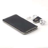 JACCET lederen iPhone 12 Mini sleeve - antraciet/zwart leer met grijs wolvilt - Handmade in Nederland