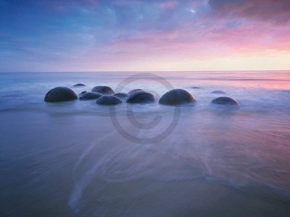 PGM Kunstdruk Popp-Hackner - Moeraki Boulders 80x60cm Divers