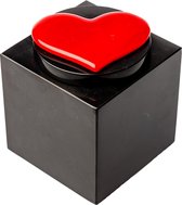 Cubos Urn Zwart Met Hart - Kubusvormige Urn Van Zwart Marmer Met Een Rood Hart Van Glas