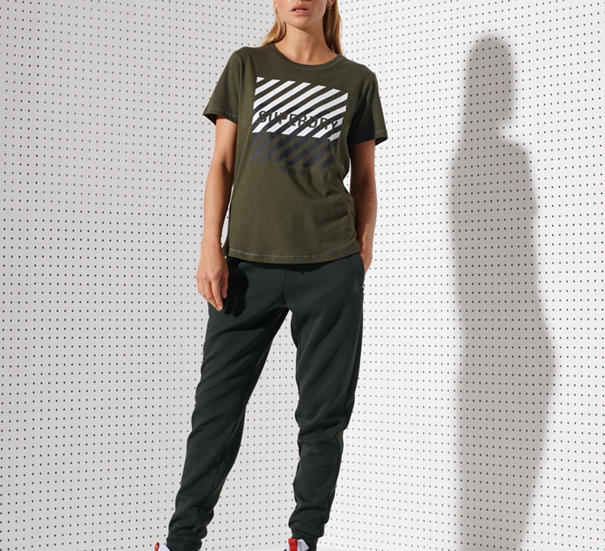 Superdry Core Sportshirt - Maat L - Vrouwen - army groen/zwart/wit | bol.com