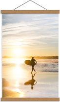 Schoolplaat – Rennende Surfer op Strand - 40x60cm Foto op Textielposter (Wanddecoratie op Schoolplaat)