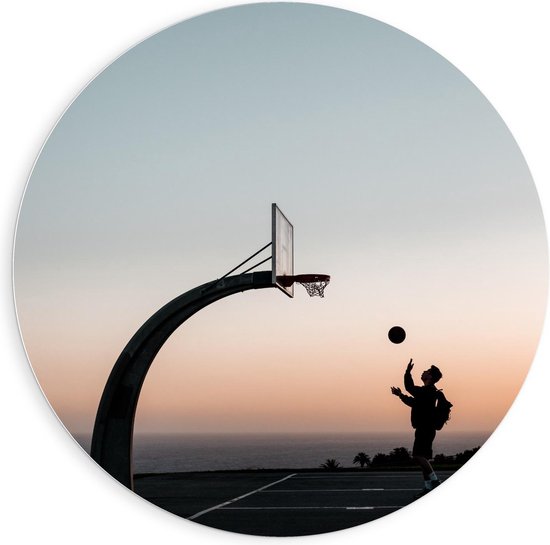 Forex Wandcirkel - Silhouet Basketbalspeler - 90x90cm Foto op Wandcirkel (met ophangsysteem)