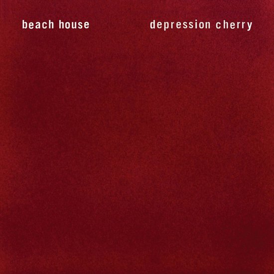 Albumhoes met de tekst "beach house depression cherry" op een effen rode achtergrond.