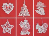 Artisanale kerstboom decoratie in kant / kersthangers | set van 6 verschillende motieven “kerstmagie” met o.a kerstman en kerstboom