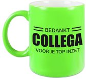 1x stuks collega cadeau mok / beker neon groen bedankt collega voor je top inzet