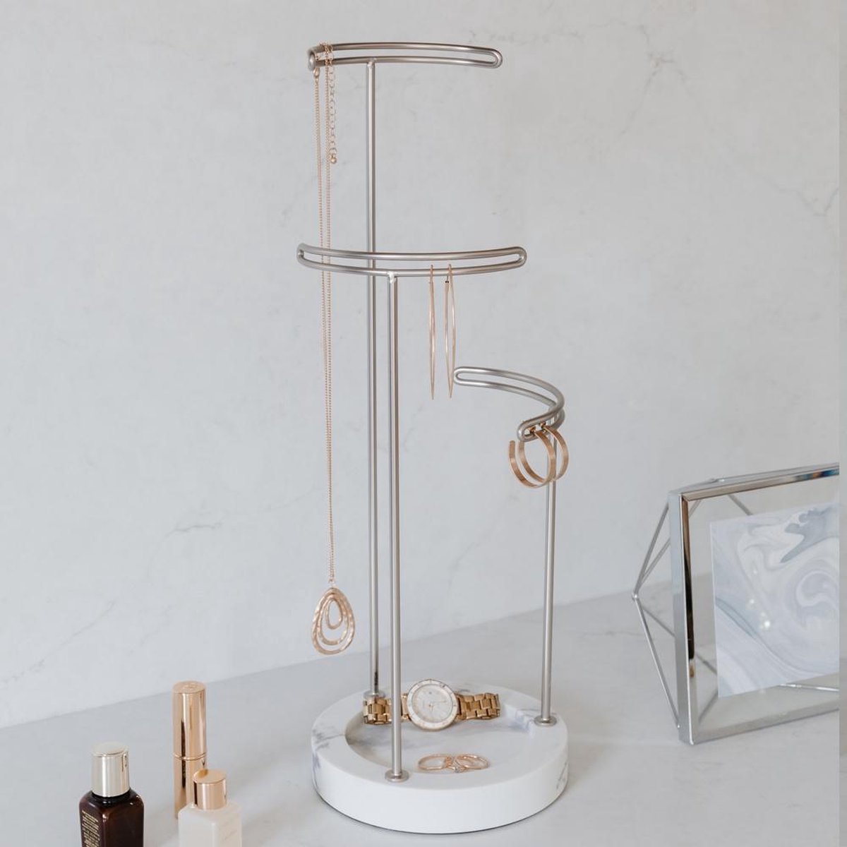 Umbra Tesora sieradenstandaard, Wit/metallic nikkel