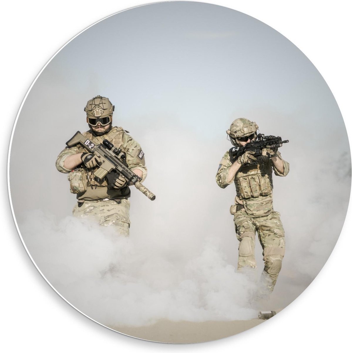 Forex Wandcirkel - Soldaten in Mist - 50x50cm Foto op Wandcirkel (met ophangsysteem)