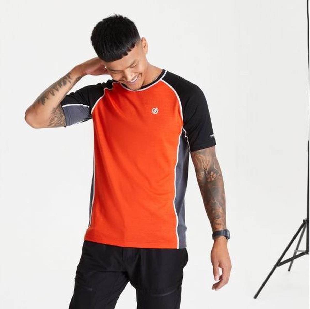 Dare2B Conflux Wool t-shirt voor heren comfortabele sporttop van stretchmateriaal trekking feloranje Rood