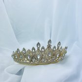 Zeer mooie luxe tiara kroontje / bruiloft / feest / haarversiering / haaraccesoires / gala / diadeem met steentjes