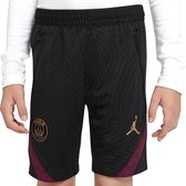 Nike Strike Short  Sportbroek - Maat M  - Unisex - zwart/bordeaux rood M-140/152