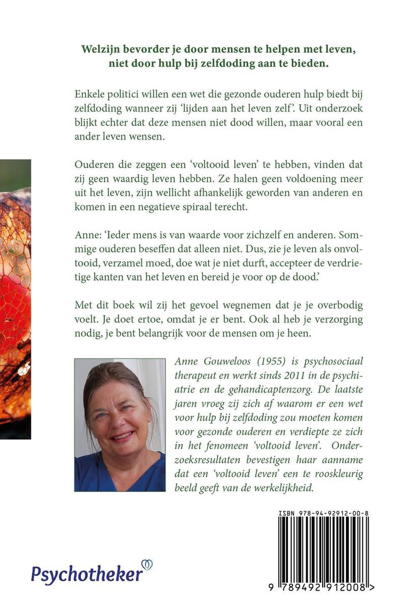 Een close-up van een glimlachende vrouw, met tekst over het boek 'Leef onvoltooid!' en auteursinformatie.