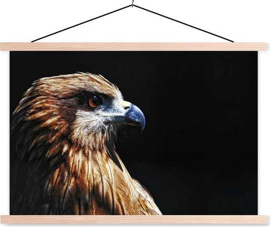Posterhanger incl. Poster - Schoolplaat - Close-up adelaar tegen zwarte achtergrond - 150x100 cm - Blanke latten