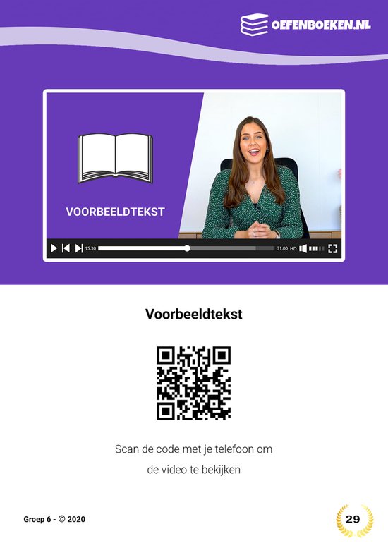 Vrouw met een groene top met stippen, die lachend naar de camera kijkt, in een video op oefenboeken.nl