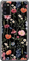 Leuke Telefoonhoesjes - Hoesje geschikt voor Samsung Galaxy A41 - Dark flowers - Soft case - TPU - Zwart
