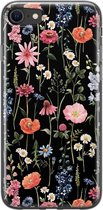 Leuke Telefoonhoesjes - Hoesje geschikt voor iPhone SE (2020) - Dark flowers - Soft case - TPU - Bloemen - Zwart