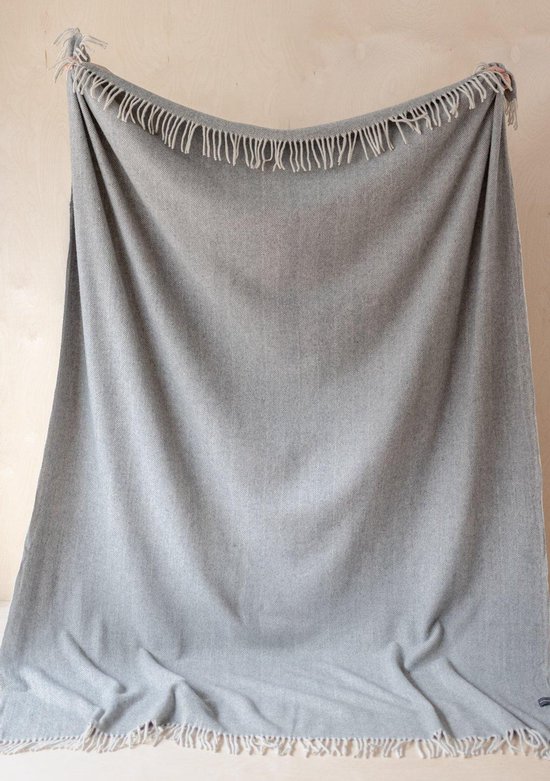 Sprei Visgraat Grijs (Charcoal Grey) - 175x250 - Gerecycled Wol - TBCo Scotland