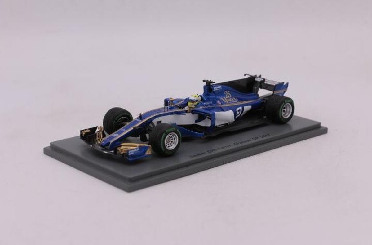 1:43 Diecast modelauto Sauber C36-Ferrari #9 Chinese GP 2017 Marcus Ericsson Spark