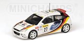 De 1:43 Diecast Modelcar van de Ford Focus RS WRC, Team Weber #27 van de Monte Carlo Rally 2002. De coureurs waren Kremer en Wicha. De fabrikant van het schaalmodel is Minichamps.