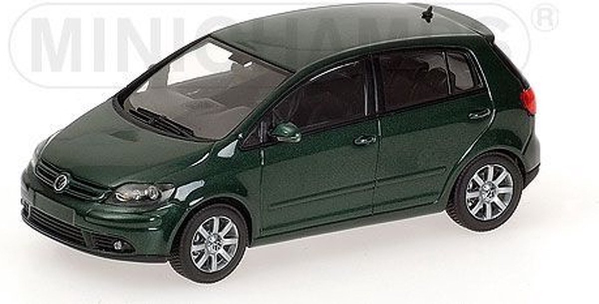 De 1:43 Diecast Modelcar van de Volkswagen Golf Plus van 2004 in Green.This schaalmodel is begrensd door 1008 stuks. De fabrikant is minichamps. Dit model is alleen online beschikbaar.