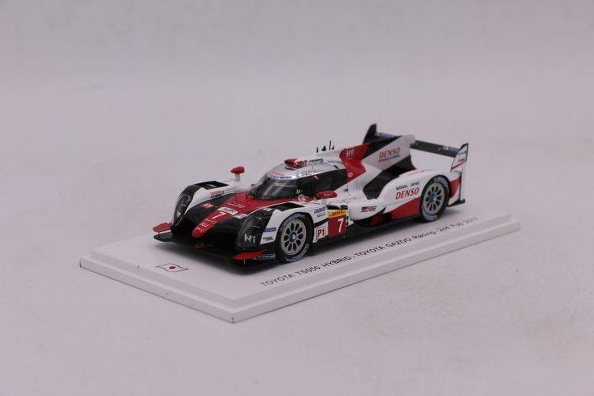 The 1:43 Diecast modelcar of the Toyota TS050 Hybrid , Toyota Gazoo Racing #7 who finished 2e in the 6H of Fuji 2017. The drivers were M. Conway / K. Kobayashi and J. Lopez. This scalemodel is limited by 300pcs.The manufacturer is