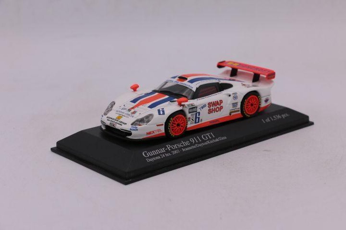 1:43 Diecast Modelcar Gunnar Porsche 911 GT1 #6 24H Daytona 2003 1536 stuks Minichamps