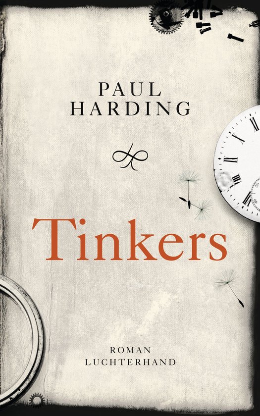 Boekhoes met de titel 'Tinkers' in oranje letters, met delen van een klok en tandwielen.