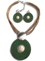 Petra's Sieradenwereld - Leren ketting beige met grote hanger en bijpassende oorbellen (12)