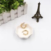 Minimalistisch oorbellen ringen goudkleurig