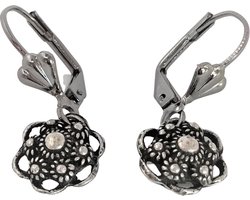 Zeeuws Meisje - Zeeuwse knop - oorhangers klaphaakjes Zeeuwse knoopjes klein en fijn, zwaar verzilverd designerskwaliteit.
