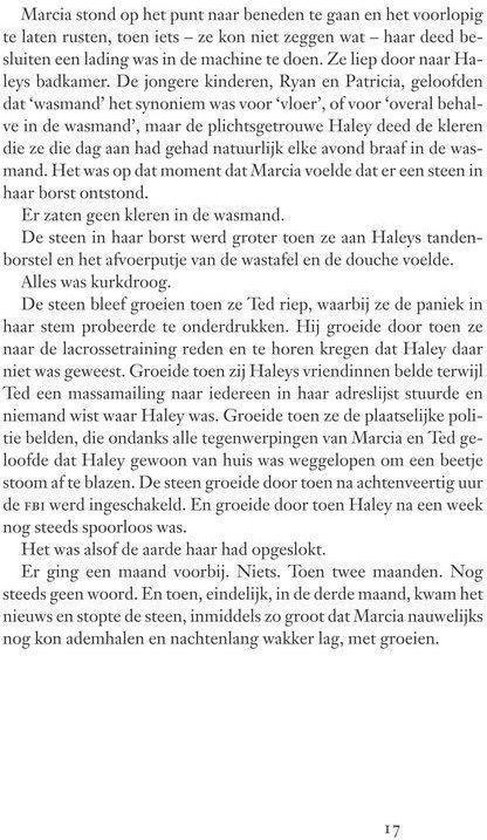 Kleine lettertjes op een pagina uit een boek.
