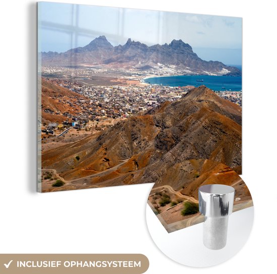 MuchoWow® Glasschilderij 180x120 cm - Schilderij acrylglas - Het stadslandschap van Kaapverdië - Foto op glas - Schilderijen