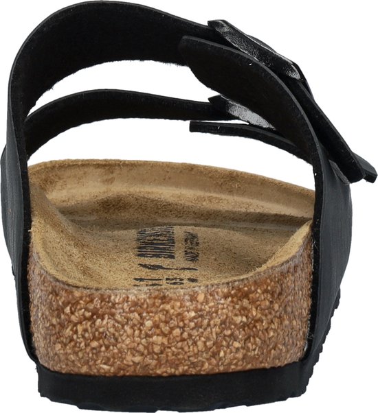 Zwarte Birkenstock Arizona slipper, achterkant, met twee banden en gesp.