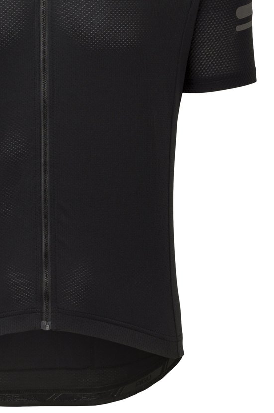 Zwart fietsjack met korte mouwen, mesh stof en ritssluiting.