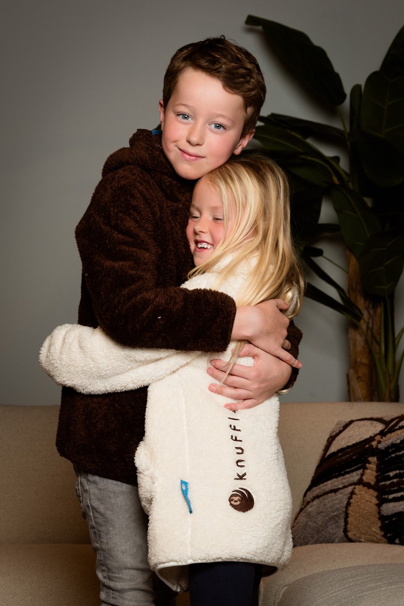 Knuffle Fleece Sweater® - Premium kwaliteit, warm & superzacht - Heerlijke fleece trui gemaakt van 100% duurzame Knuffle Fleece Fabric® - Review: "Je gaat van deze sweater houden!" - In 3 kleuren, vanaf maat 122 tm XL - Dit is Bruin, maat 122/128