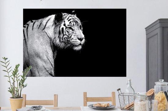 Sticker Muursticker Close-up Animaux in Zwart- Wit - Studio shot tigre blanc sur fond noir en noir et blanc - 120x80 cm - film adhésif autocollant - sticker mural repositionnable