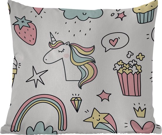 Coussin gris clair avec motif licorne pastel, arc-en-ciel, étoile, fraise et pop-corn, isolé.