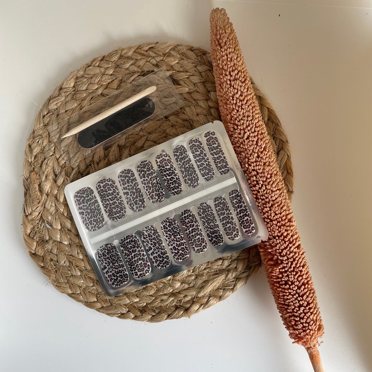 NailWrapz - Wild Whiskers - Nagel wraps - nagelstickers- geen UV lamp nodig - Thuis manicure