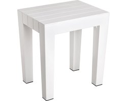 rechthoekige kruk van wit gestructureerd polypropyleen, met een houteffect afwerking. Anti-UV-bescherming, geschikt voor binnen en buiten. Maat 38x29x41m5 cm