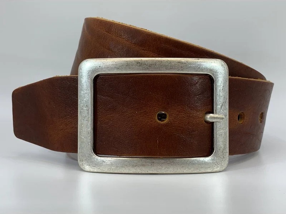 ITALIAANS NERF LEDEREN RIEM VAN 5CM BREED MET OUD ZILVEREN DOORSTEEKGESP. MAAT 115