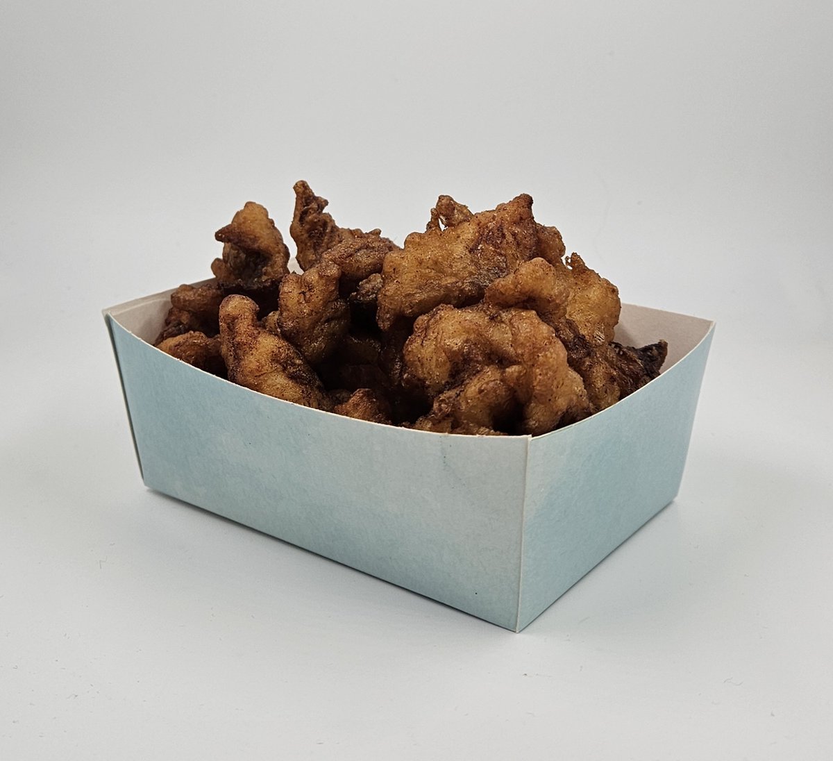 Milba verpakkingen 100x Luxe kartonnen frietbak met Turqoise opdruk 125x85x50- snackbak serveerschaal patat familiebak barbecue picknick verjaardag feest koekjes schaal wegwerp